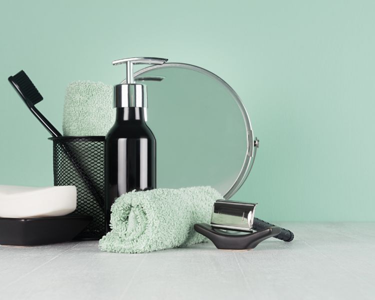 women shaving kit